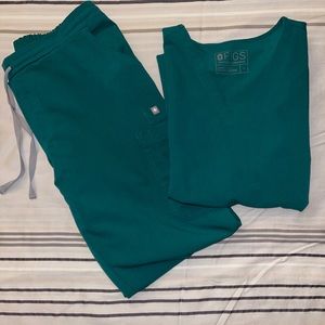 FIGS Hunter Green Set